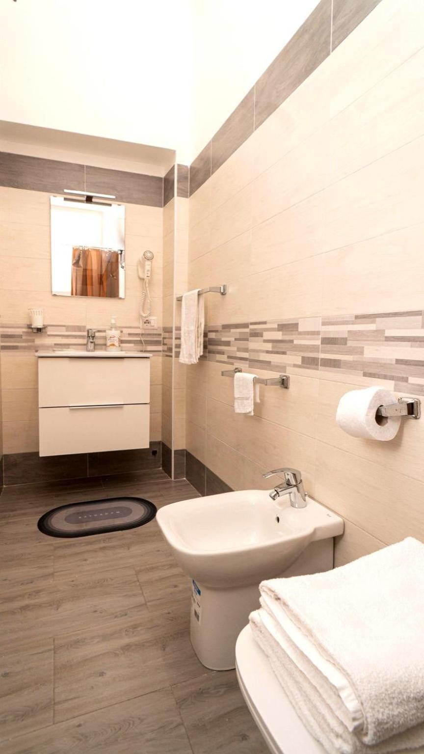 Casa Vacanze Alma B&B Grazioso Appartamento Sul Lungomare Di Pozzuoli A 300Mt Dal Centro E Dal Rione Terra By Movery Εξωτερικό φωτογραφία
